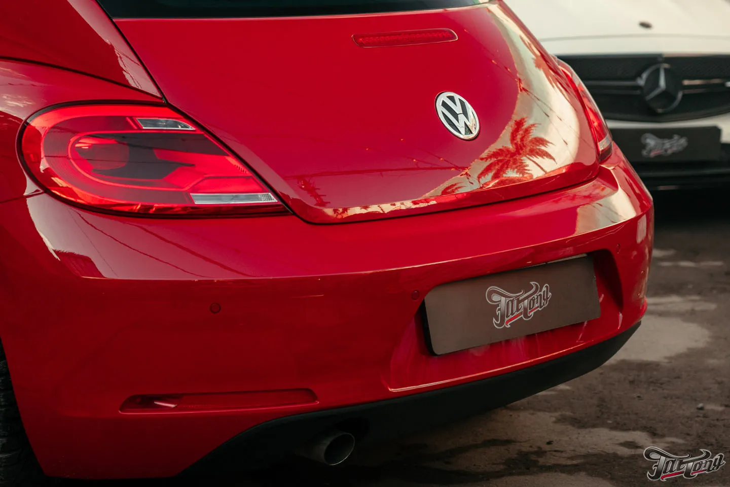Кузовной ремонт Volkswagen Beetle. Как происходит подбор красного цвета?